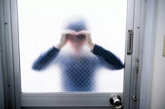 서울 신림동서 ‘반지하 창문’ 안 엿보며 음란행위하던 30대 남성 검거