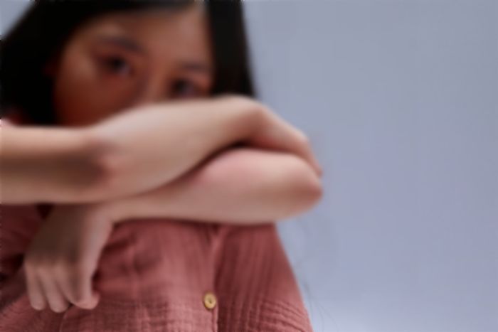 아내가 성관계 거부하자 5살 딸 앞에서 흉기 휘두른 남편, 재판부는 ‘집행유예’로 풀어줬다