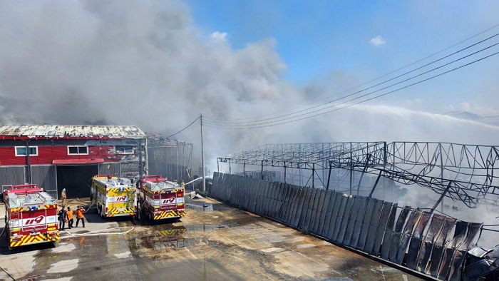 화성 폐기물업체 화재 현장서 사망자 1명 발견