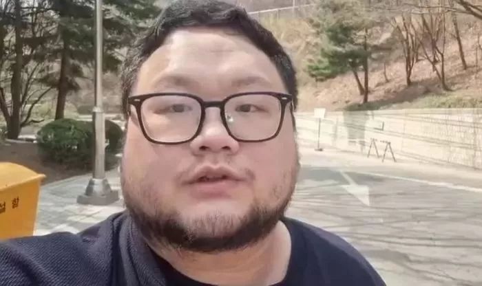 카페 ‘무단촬영’한 유튜버 용찬우...구제역이 취재 들어가자 부랴부랴 올린 게시글