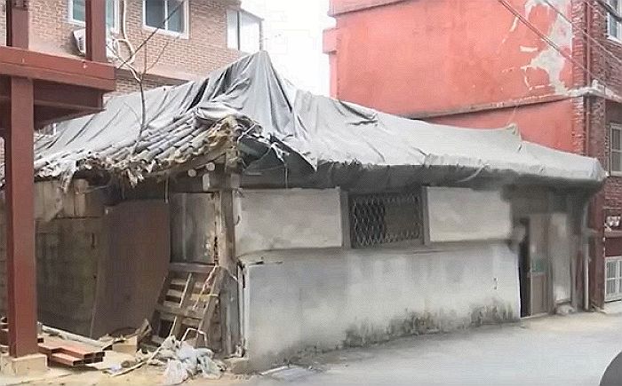 ‘하반신 마비’ 엄마가 생활고에 집 팔려니까 막은 가족들...결국 엄마는 굶어 죽었다