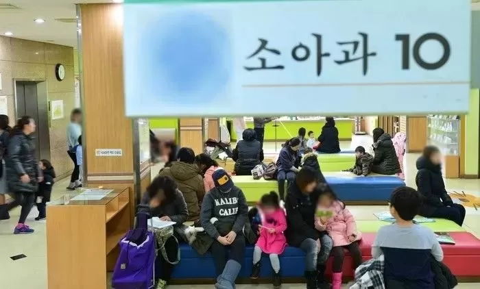 병원 진료 접수·예약 대신해 주는 앱 ‘똑닥’ 유료화 결정에 맘카페 반응