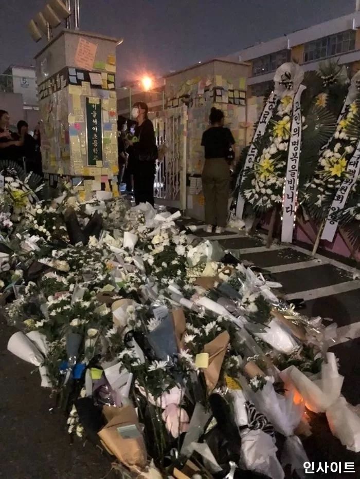 경찰 “서이초, 학부모 범죄 혐의점 발견 못해”...유족은 ‘물타기 수사’라며 반발했다