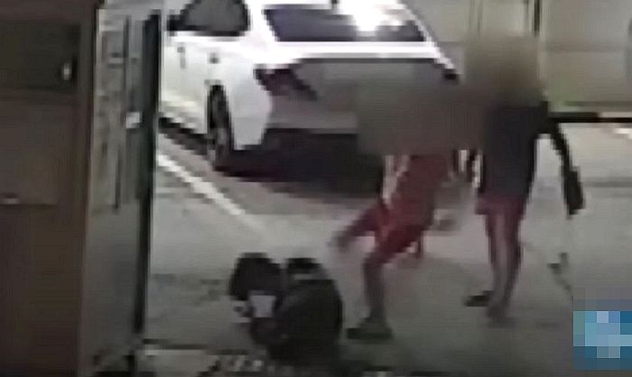 “네가 내 새끼를 쳐?”...아이가 달려와 부딪혔는데 적반하장으로 대리기사 폭행한 아이 부모 (영상)