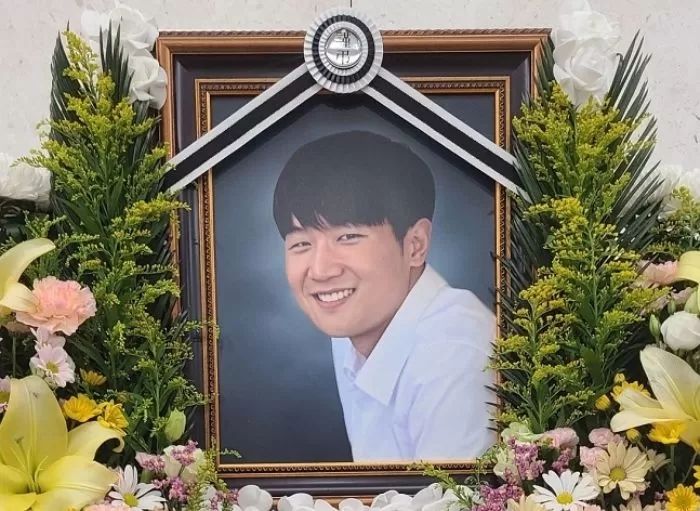 6명에게 새생명 주고 떠난 고대생에게 수여한 ‘눈물의 졸업장’...아버지가 대신 받았다