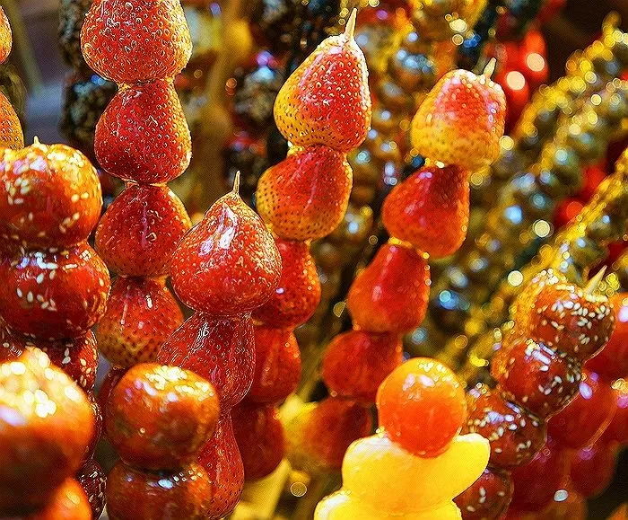 탕후루집 앞 ‘대기줄’...사실 사장님이 마케팅 위해 고용한 ‘바람잡이 알바’였다