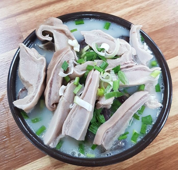 “고기 남기지 말라고 해 비웃었는데”...국밥 나온 뒤 손님은 사장에게 사과할 수밖에 없었다