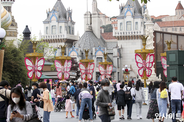 “에버랜드가 아니라 OO랜드”...에버랜드 알바생들이 전한 기숙사 생활 후기