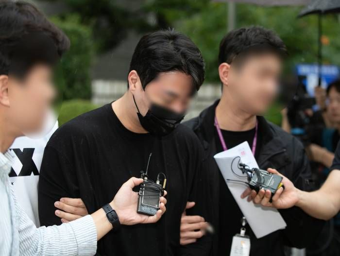 압구정 롤스로이스 사고 가해자 집에서 1억 돈다발 나와...‘조폭 연관성’ 수사