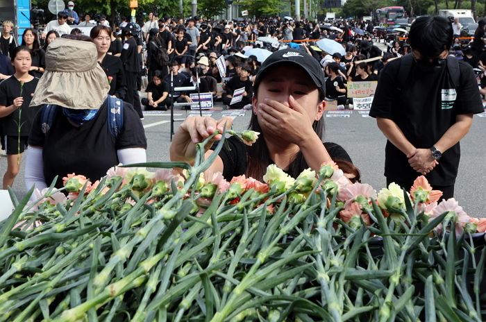 “제자가 텀블러에 오줌 넣은 줄도 모르고 마셔”...현직 교사가 눈물로 고백한 충격적인 사건