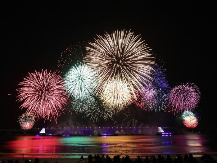 “광안리 바다 위에 화려한 불꽃 팡팡”...환상적인 부산불꽃축제 돌아온다 (+일정)