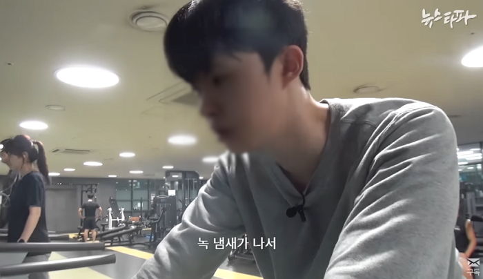 ‘가습기살균제 피해자’라 숨차서 제대로 생활도 못하는데 ‘영장’ 받아 군대가야 하는 청년