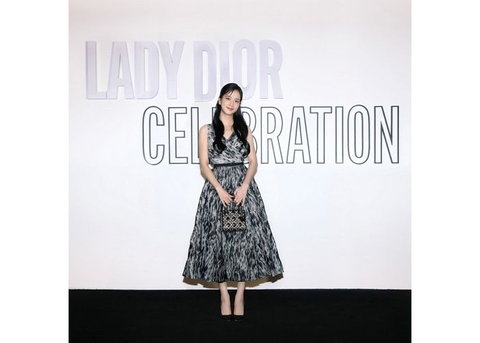 성수동 컨셉 스토어서 열린 디올 ‘Lady Dior Celebration’ 전시회