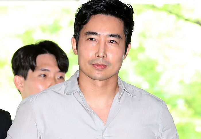‘뺑소니’ 혐의로 면허취소된 이근 전 대위 ‘무면허 운전’ 적발돼 입건