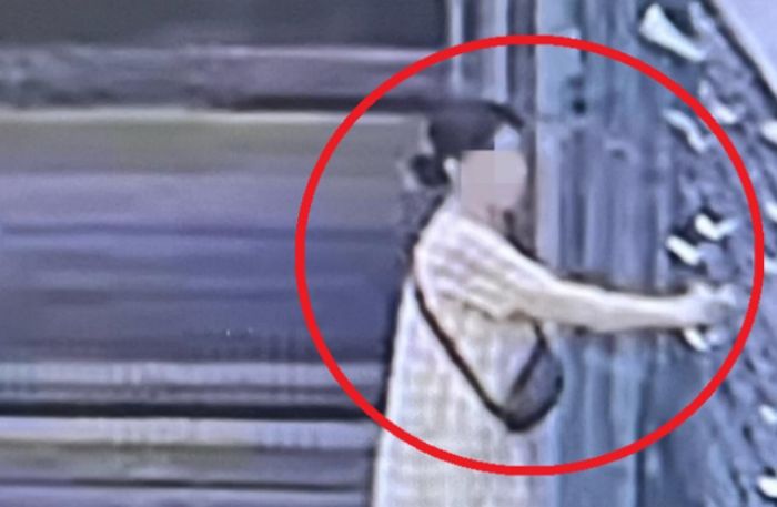 산책하다 남의 우편함서 ‘30만원’짜리 콘서트 티켓 훔친 여성...“티켓 찢어버렸다”