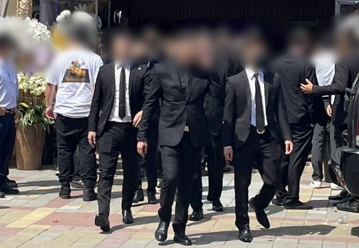 “너네 보스 어딨냐”...참교육한다며 조폭 행사 찾아가 소란 피웠다가 집단폭행 당한 유튜버들