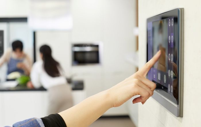 내 방서 녹음했는데 현장감 넘치는 사운드 생생히 들려...영상으로 박제해버린 ‘옆집 신음 소리’ 수준