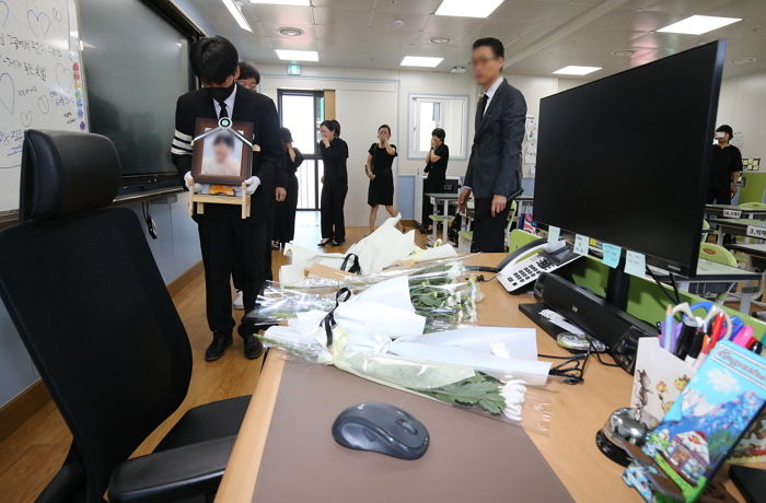 ‘극단 선택’ 대전 교사 가해 학부모 음식점 테러 당해...본사 영업중단 조치