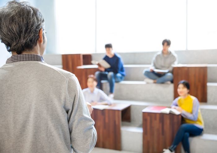 한국어 못하고 딴짓하니 지적한 건데...교수가 ‘짱X’라 비하했다 거짓 선동한 중국인 유학생