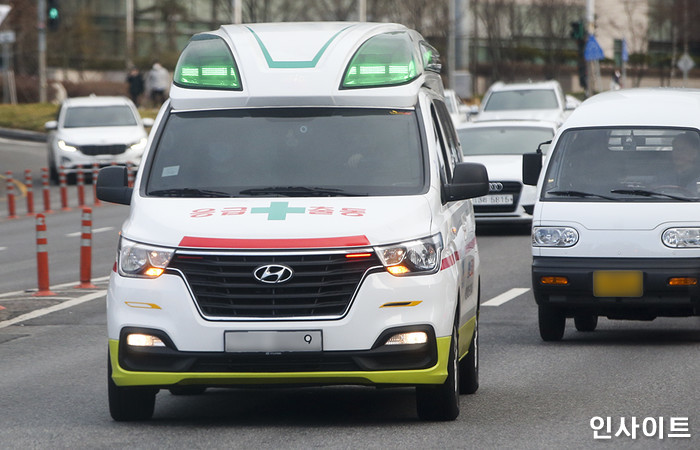 “아이 열난다며 2시간 떨어진 병원 데려다 달라는 부모...못 간다고 하자 ‘녹음기’ 켜 협박합니다”