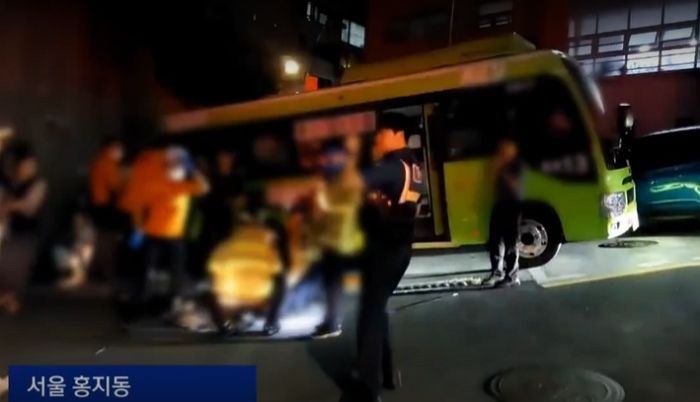 오르막서 갑자기 시동 꺼진 ‘중국산’ 버스...차량 2대 충돌해 17명 부상