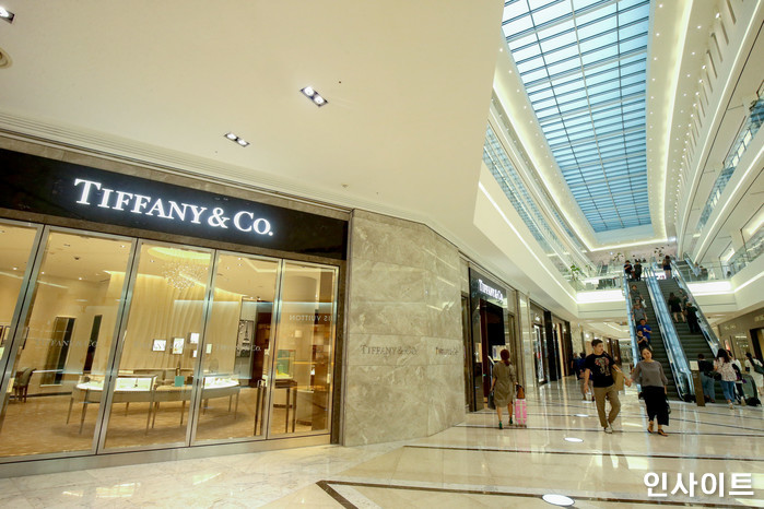 한국 신혼부부들이 좋아하는 ‘결혼 반지’ 티파니, 가격 또 오른다