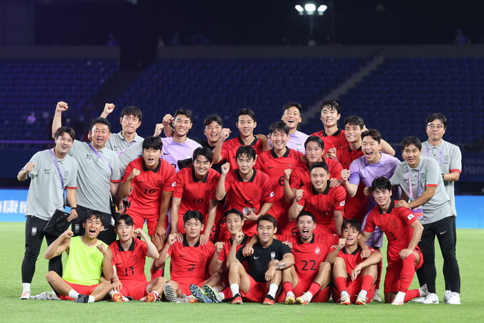 “쿠웨이트 이겨라” 응원한 중국 관중들...한국이 9대0 격파하자 보인 반응