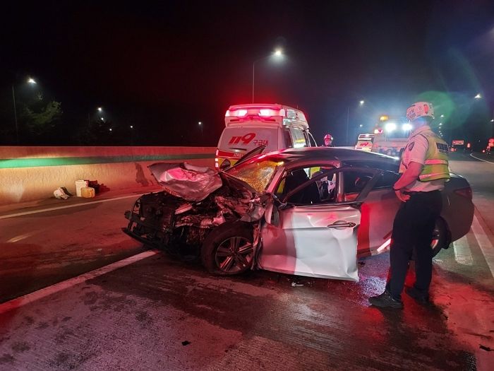 70대 할아버지가 고속도로서 ‘역주행’ 하다 사고 나 1명 사망·3명 크게 다쳐