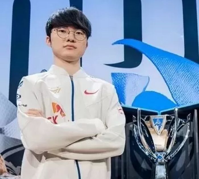 태극마크 달더니 팬서비스 업그레이드 해버린 ‘국대’ 페이커 근황 (+사진)