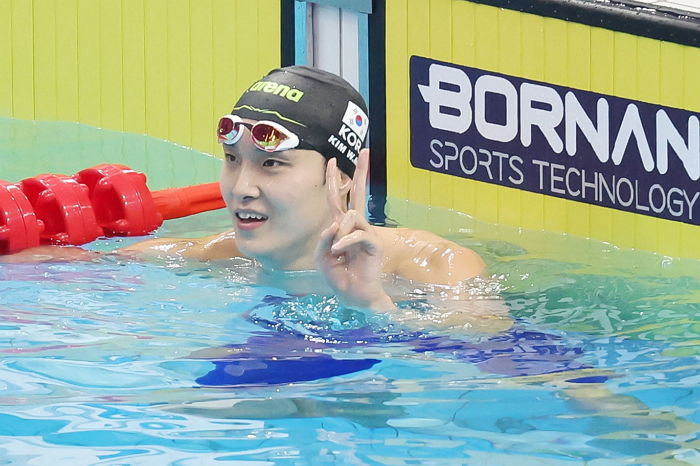 김우민, 남자 자유형 1500m 은메달...4관왕 놓쳤지만 개인 최고 기록 경신