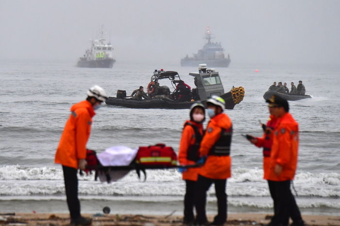 방사청 “시운전하다 침수된 신형 장갑차 탑승한 업체 직원 2명 사망”