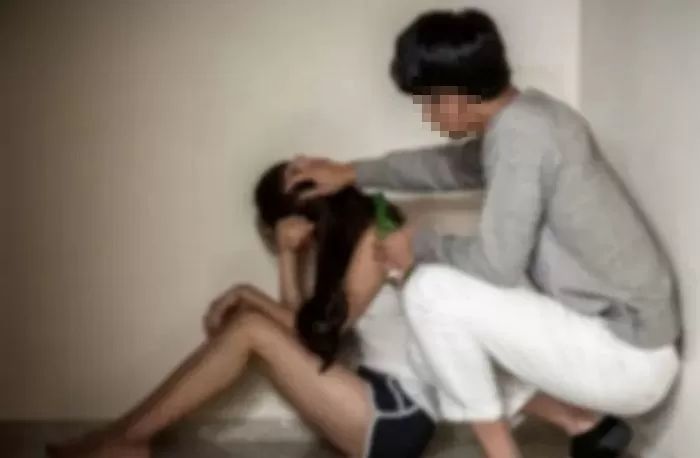 “담배 사줄게” 10대 소녀 집으로 유인해 잠들자 옷 벗기고 신체 촬영한 30대 남성