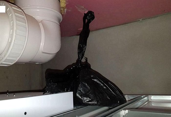 아파트 천장서 ‘인분’ 발견됐는데...건설사 “입주 전이니 문제없다”