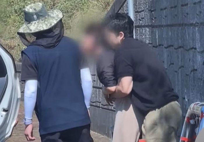 추석에 생밤 먹다가 목에 걸린 여성...성묘 가던 간호사가 살렸다 (영상)