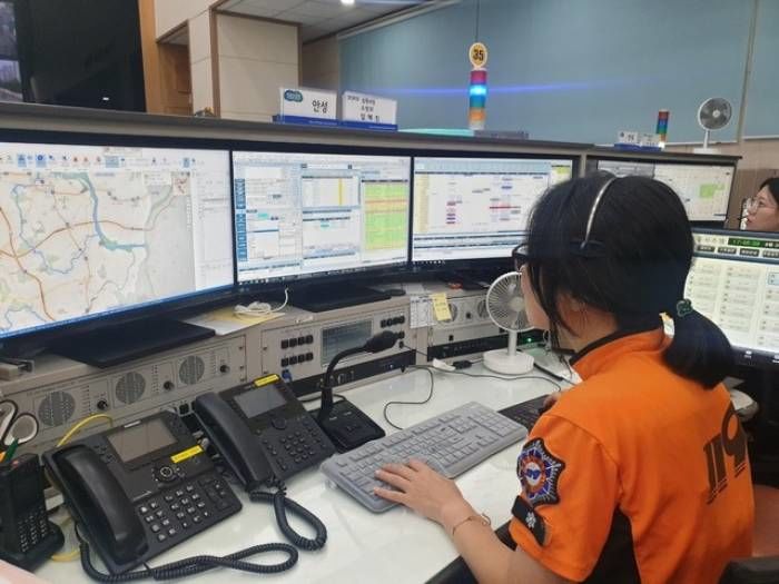 말 없는 신고 전화 속 ‘신음 소리’ 잡아낸 소방관, 손가락 4개 절단 남성 구했다