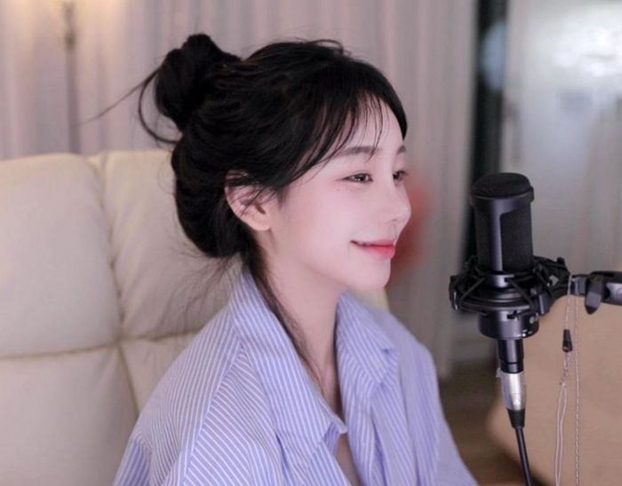 “남친 없다 했는데”...강남 클럽 앞에서 스킨십하다 딱걸린 아프리카TV 여캠