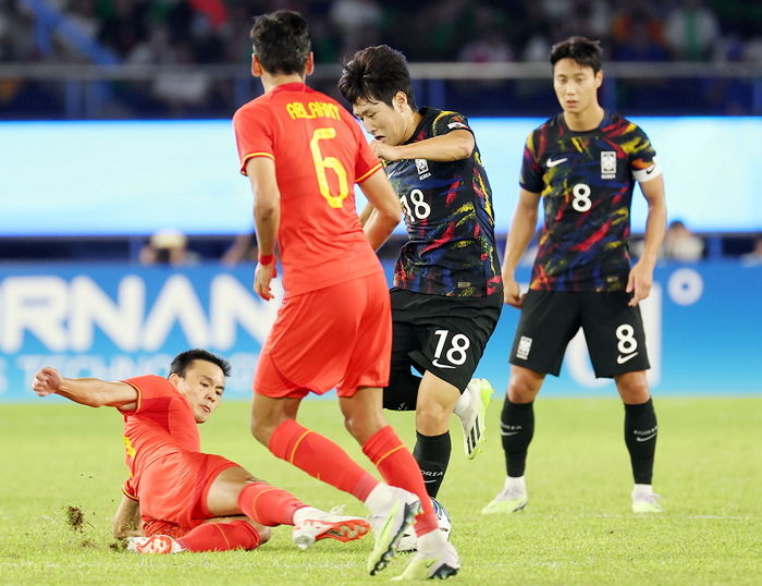 이천수가 분석한 아시안게임 8강서 중국 선수들이 이강인에게 매너 축구한 이유 (+영상)