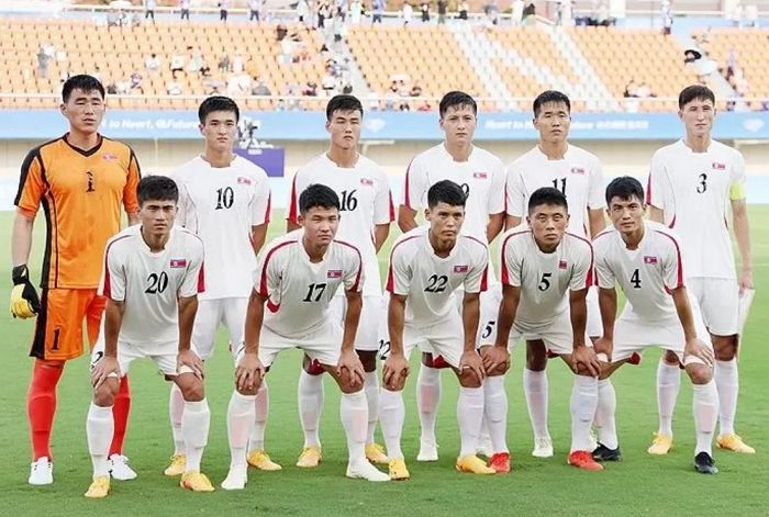 일본 의료진에게 주먹질한 북한 축구선수...“경기 지면 노동단련대 끌려갈 수도”