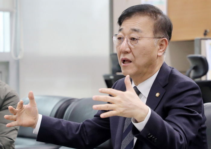 유인촌 청문회 중 이재명 ‘사법리스크’ 언급되자...민주당 의원 “지X 염X 하네”
