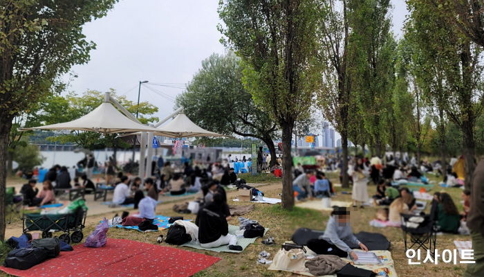 “세계불꽃축제 가시는 분 참고하세요”...벌써 난리 난 한강공원 실시간 상황 (사진)