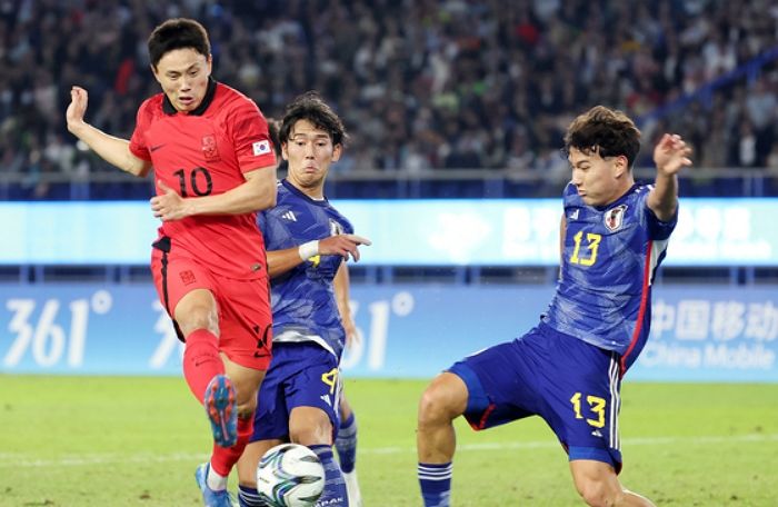 한국 조영욱, 후반 11분 ‘역전골’...한일전 2-1로 승부 뒤집었다