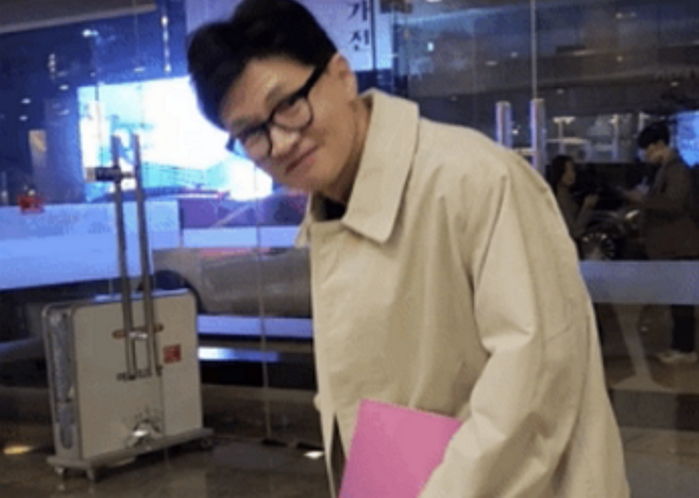 예술의전당 간 한동훈 장관에 민주당 측 “모자 쓰고 못 알아보게 조용히 갔어야 한다”