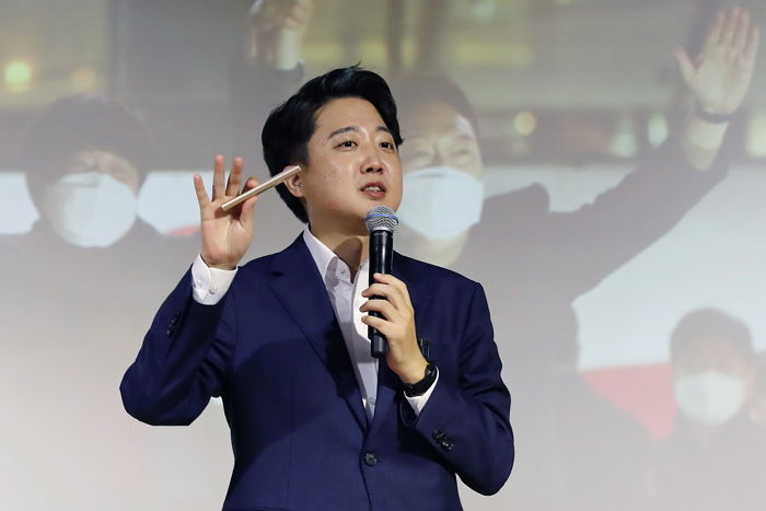 강서구 선거 ‘18%p 차이’ 참패 정확히 예측한 이준석...홍준표 “당 대표로 돌아오라”