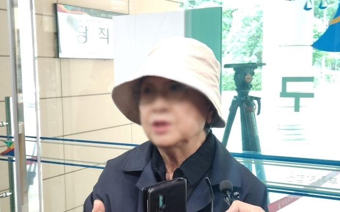 박수홍 母 “아들에게 손 벌린 적 없어”...정작 박수홍이 준 ‘카드’는 썼다