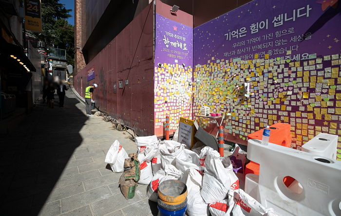 ‘이태원 참사’ 1주기 앞두고 대기업들 “핼러윈 마케팅 없이 조용히 추모”