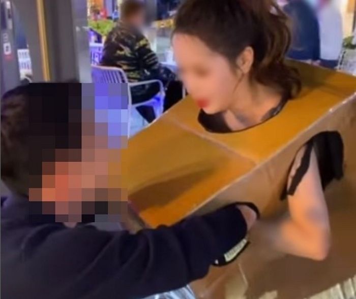 “제 가슴 만지세요” 압구정서 알몸으로 박스만 입고 다닌 여성, 공연음란죄 논란