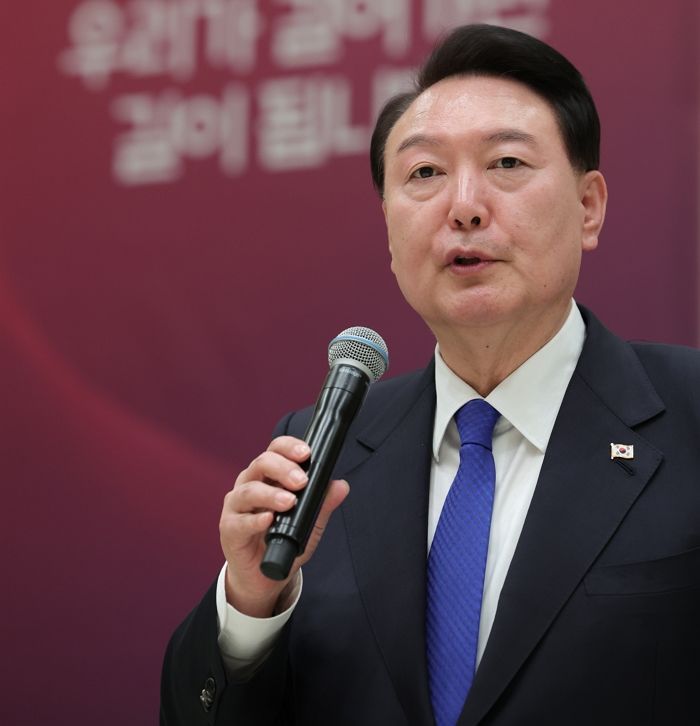이태원 참사 유족 “윤 대통령, 1주기 추모식 참석해 위로해 달라”