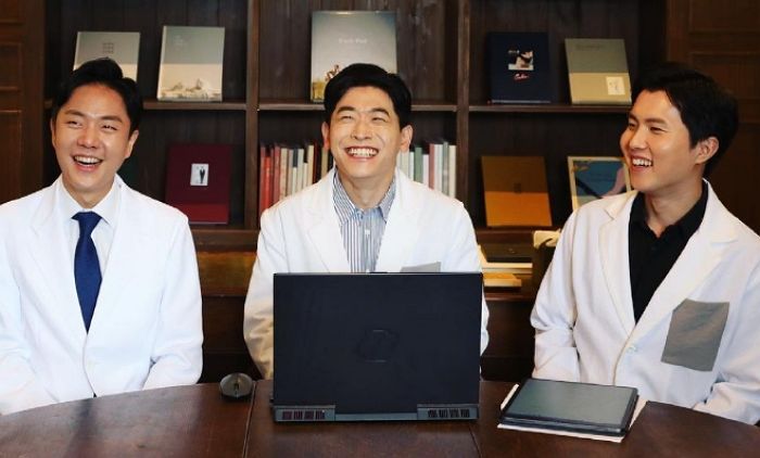 “의대 정원 확대, 부적절”이라는 100만 의사 닥터프렌즈...누리꾼들 비판 쏟아졌다