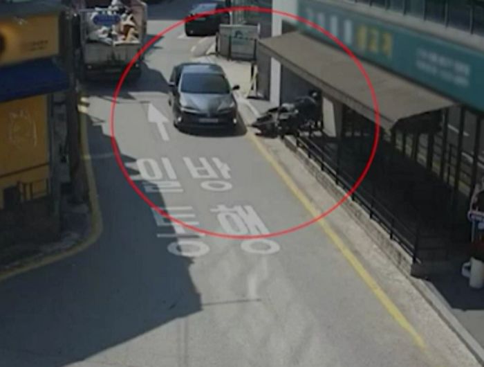 강남서 17번 고의사고 내 7천만원 뜯은 오토바이 운전자... ‘이런 차’만 노렸다