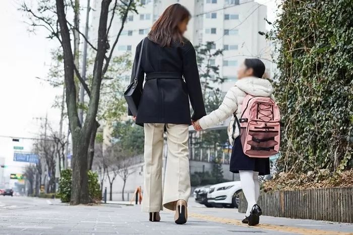 “애 있지만 남친 만나 성관계 하고 싶어요”...젊은 엄마가 커뮤에 쓴 글, 회원들 반응 뜨거웠다